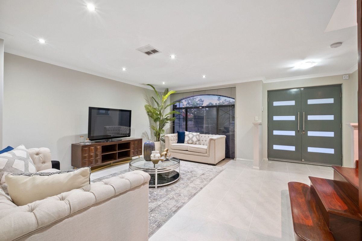 11 Honeyeater Circle, Wembley WA 6014, Image 1