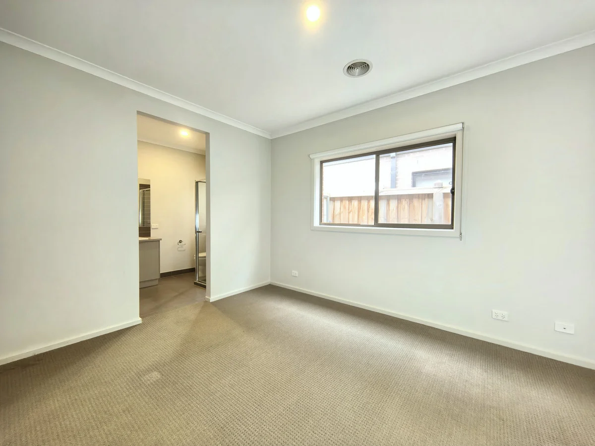 Additional image 8 of 102 Evesham Drive, Point Cook VIC 3030