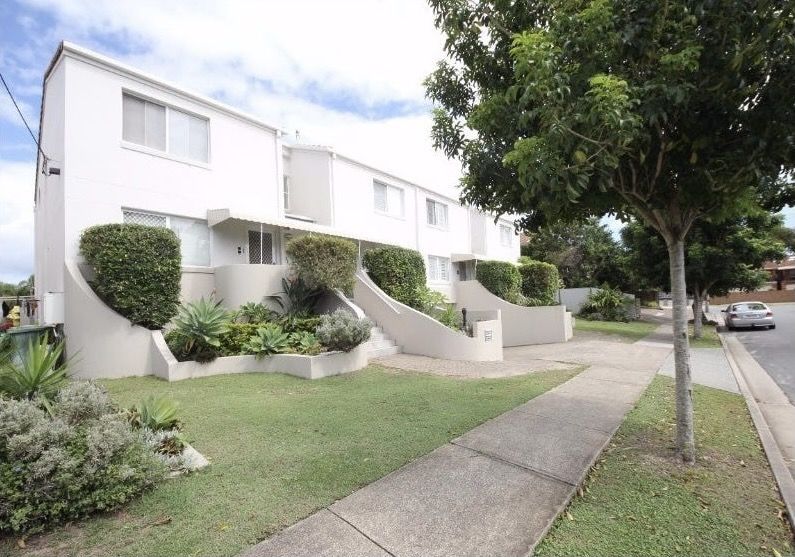 3 bedrooms Townhouse in 2/4 Orvieto Avenue MERMAID WATERS QLD, 4218