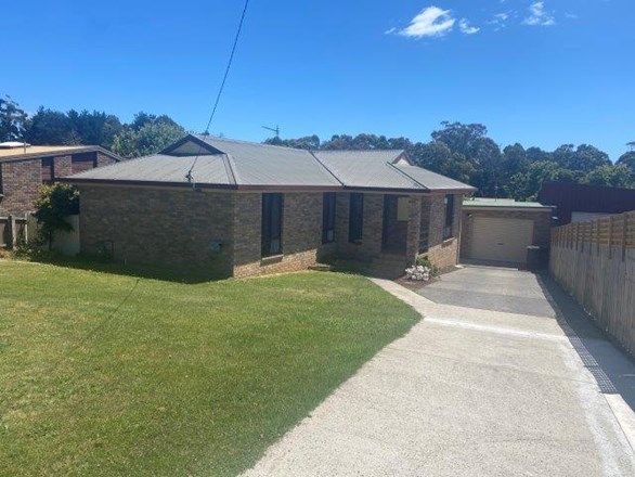 3 bedrooms House in 8 Lawrence Drive DEVONPORT TAS, 7310