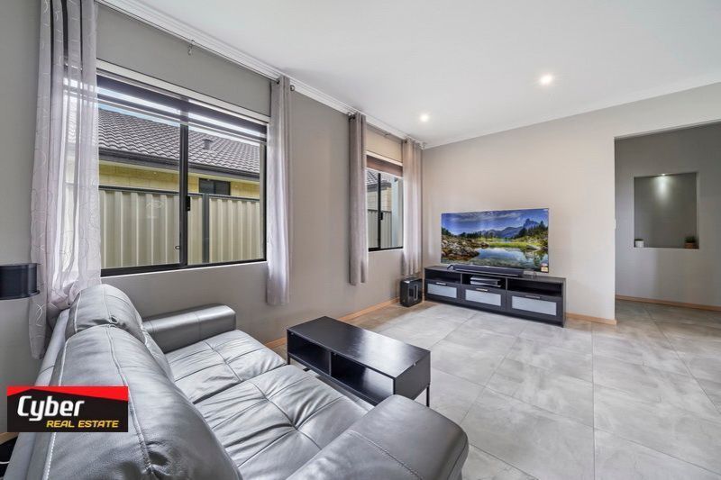 12A Teaguer St, Wilson WA 6107, Image 2