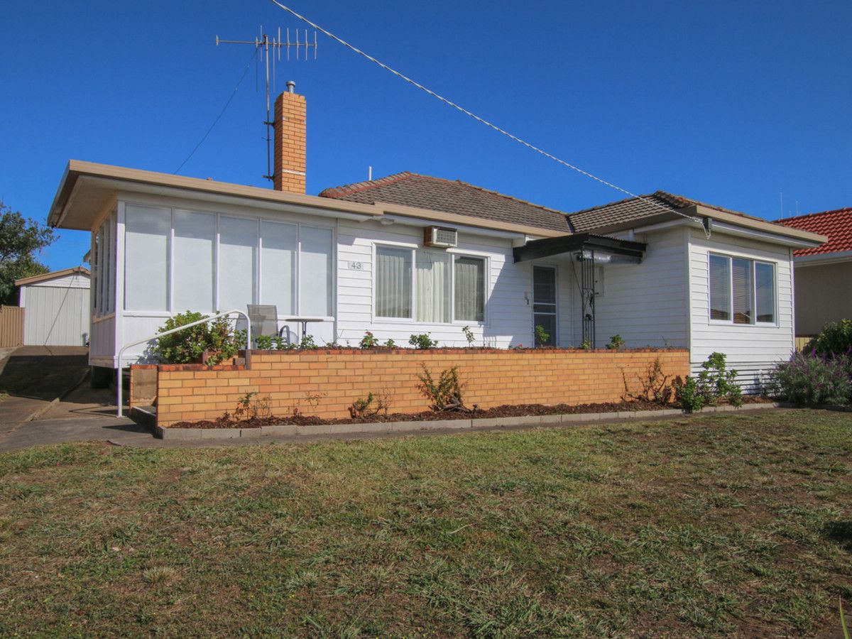 4 bedrooms House in 43 Thompson Street WARRNAMBOOL VIC, 3280