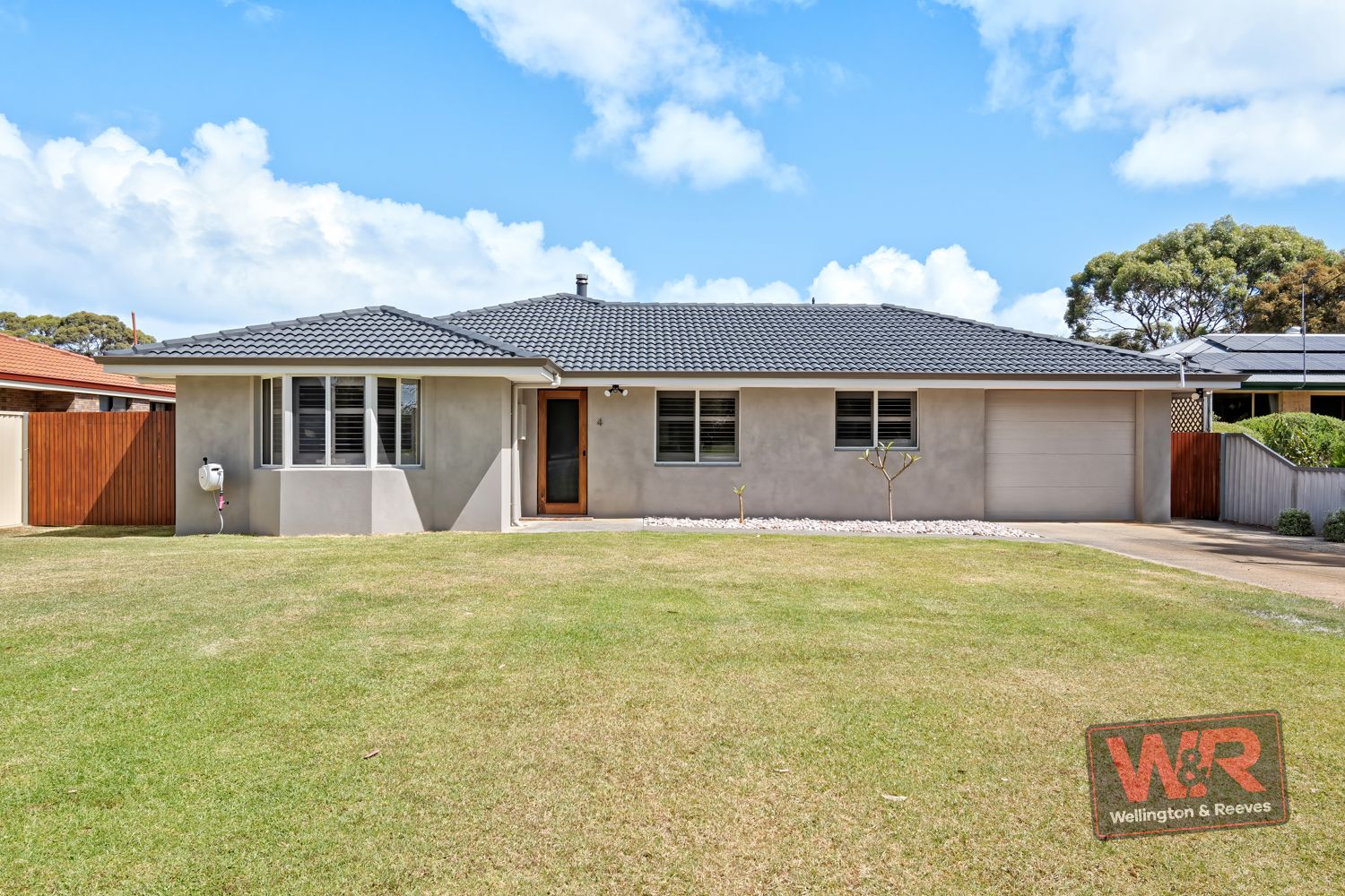 4 Grove Street East, Little Grove WA 6330, Image 2