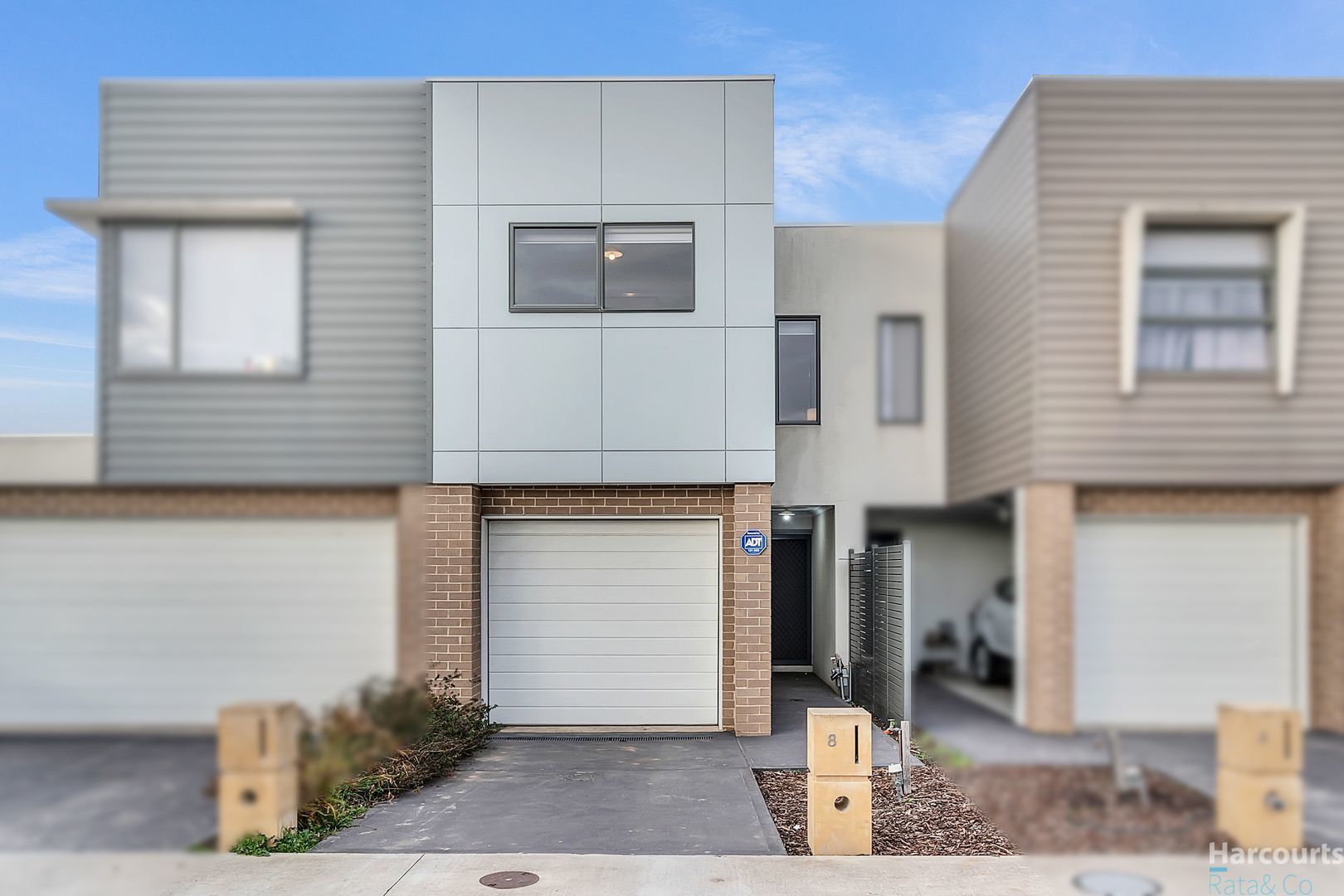 3 bedrooms Townhouse in 8 Raspberry Grove MERNDA VIC, 3754