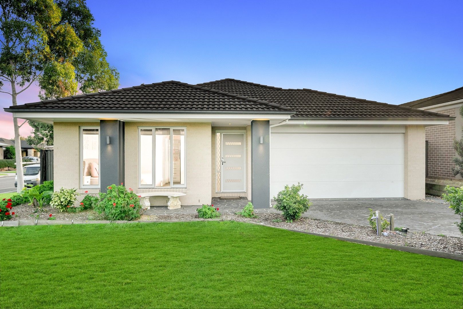 1 Shire Walk, Clyde North VIC 3978 Domain