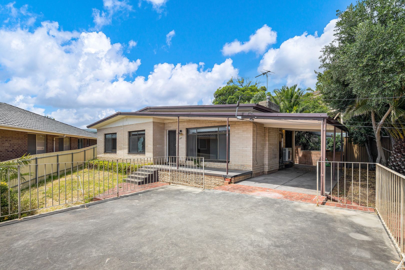 633 Morphett Road, Height Property History & Address