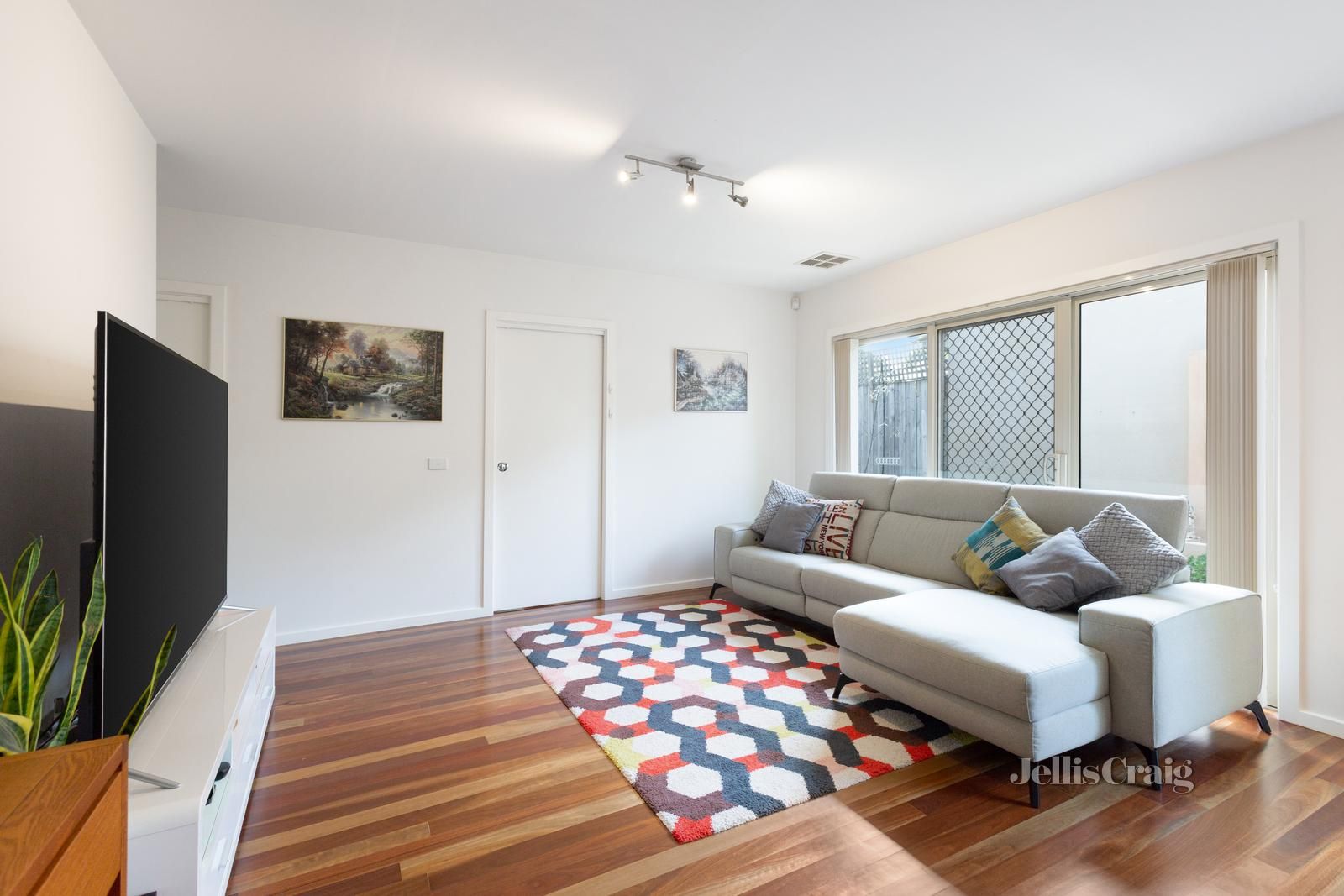 1/335 Canterbury Road, Forest Hill VIC 3131, Image 1