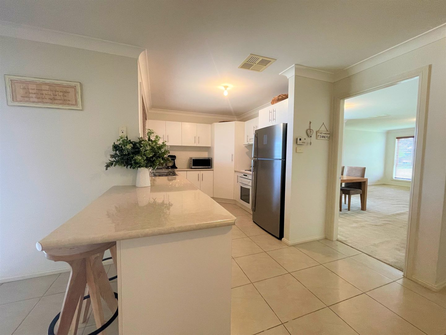 9 Hargreaves Crescent, Young NSW 2594, Image 1