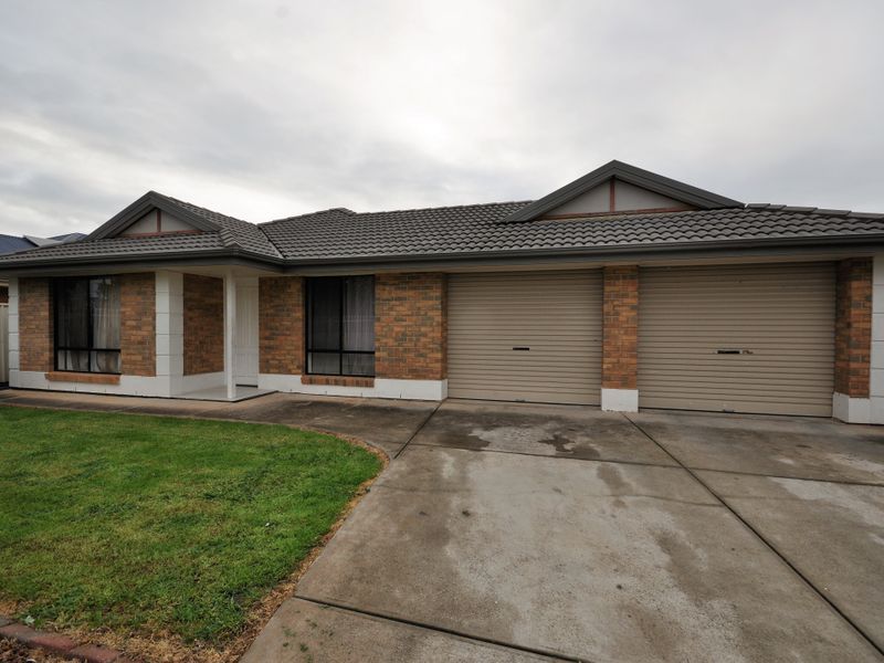 12 Moulds Crescent, Smithfield SA 5114