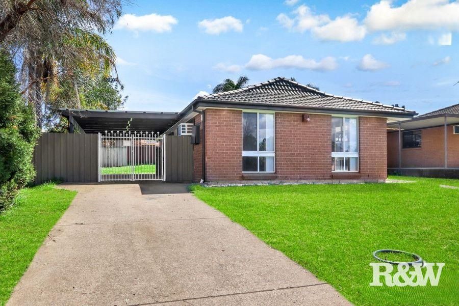 3 bedrooms House in 15 Pelican Street ERSKINE PARK NSW, 2759
