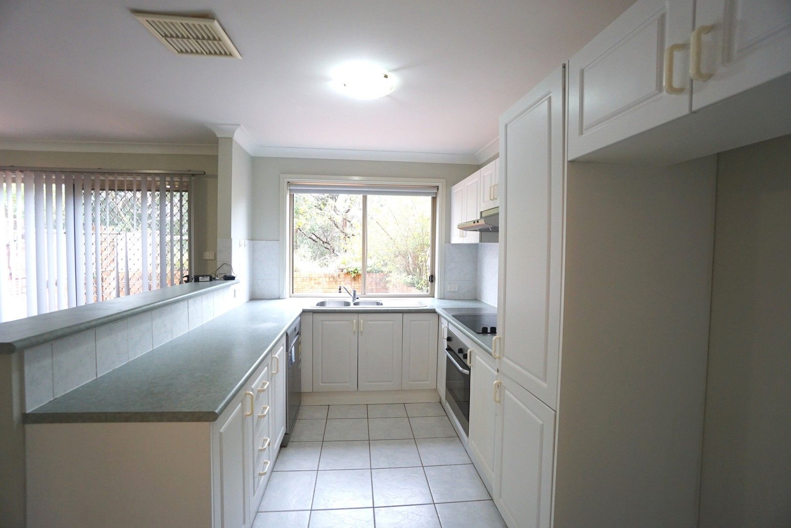 9/2-4 Nile Close, Marsfield NSW 2122, Image 0