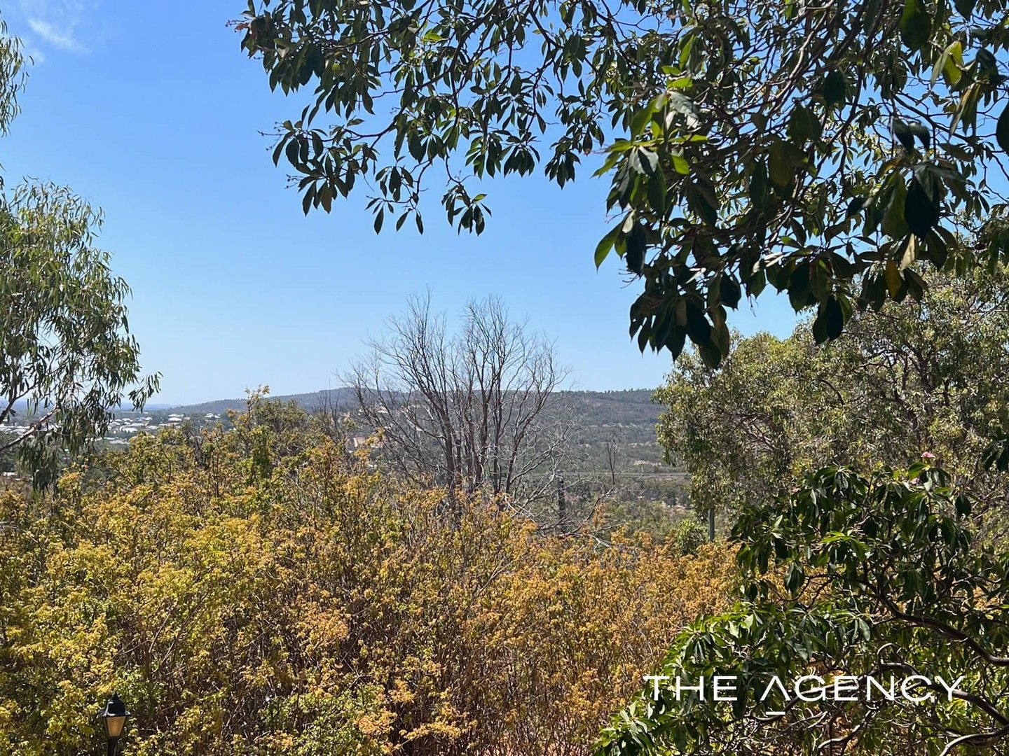 2 bedrooms House in 14 Curve Road SWAN VIEW WA, 6056