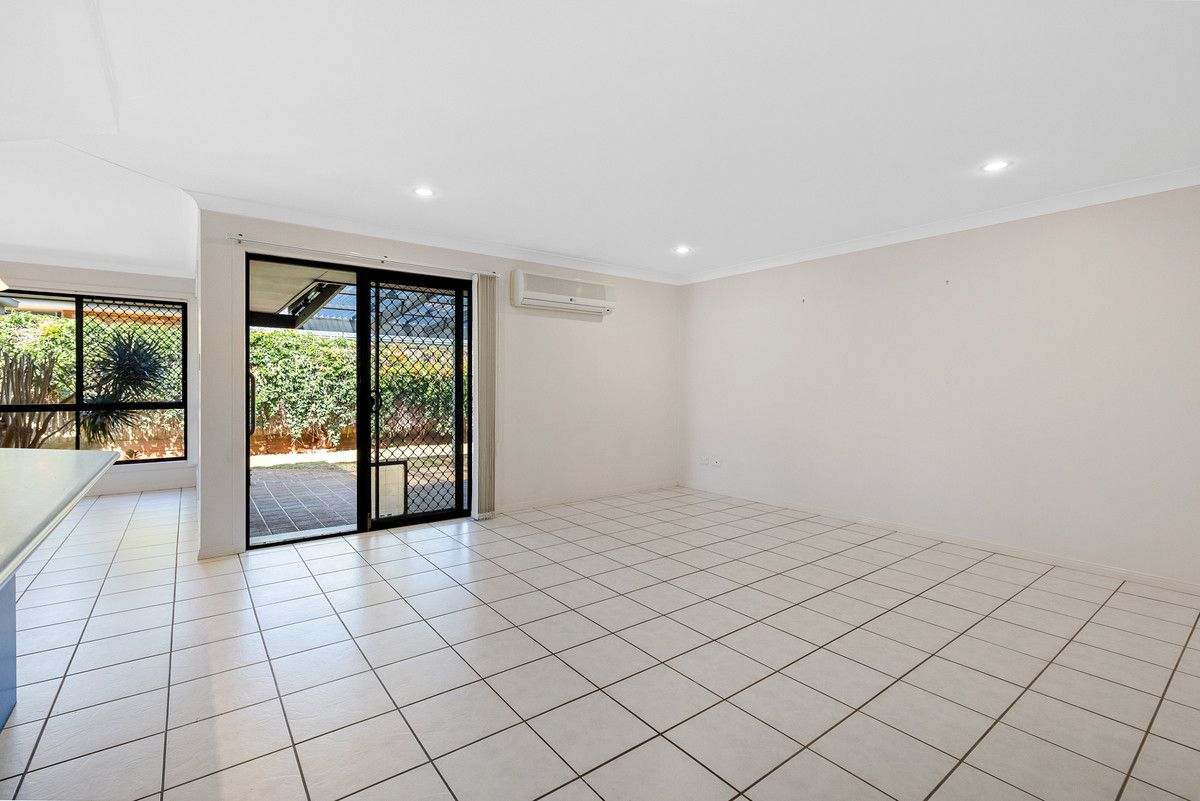11 Seaholly Crescent, Victoria Point QLD 4165, Image 2