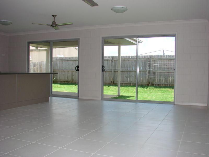 1/181 Lucas Street, GRACEMERE QLD 4702, Image 2