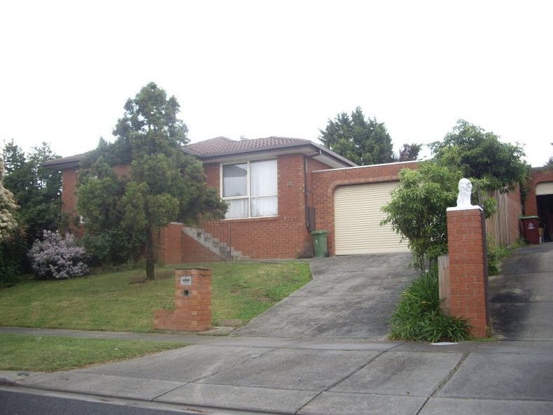 3 bedrooms House in 15 Blackwood Drive NARRE WARREN VIC, 3805