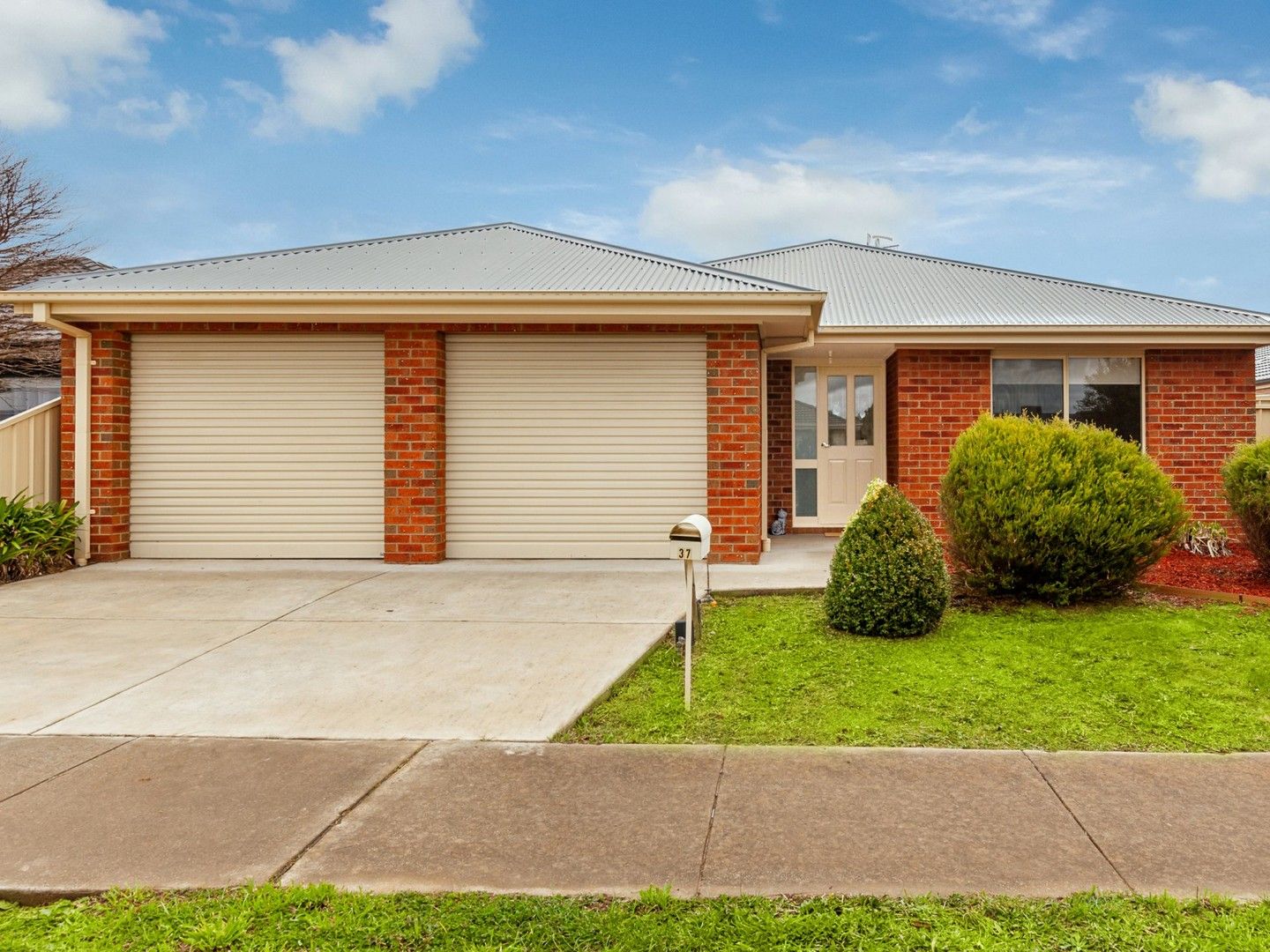 37 Mikada Boulevard, Kilmore VIC 3764, Image 1