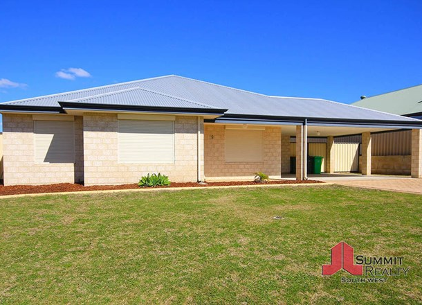 19 Batman Way, Dalyellup WA 6230