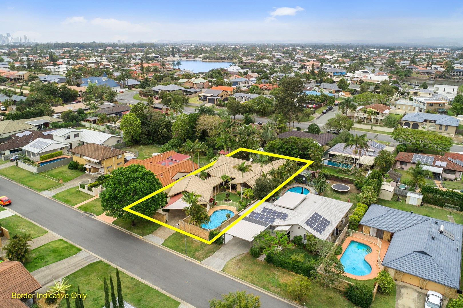 14 Inveray Avenue, Benowa Waters QLD 4217, Image 1