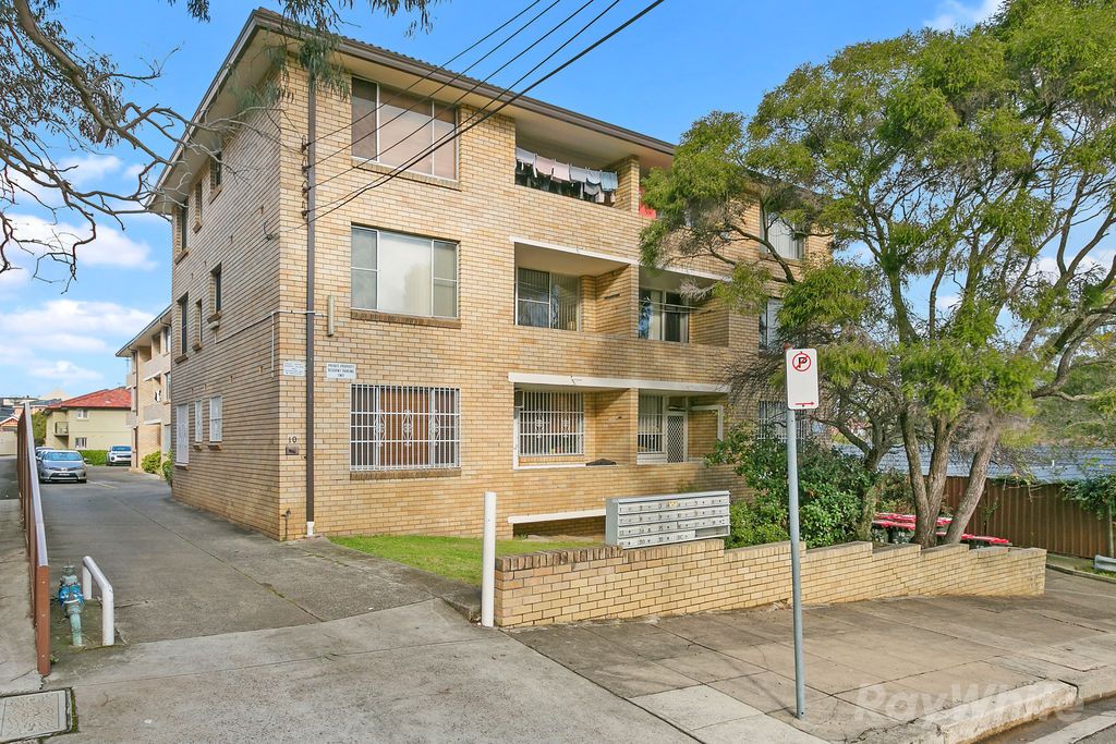 2 bedrooms Apartment / Unit / Flat in 6/10 View Street MARRICKVILLE NSW, 2204