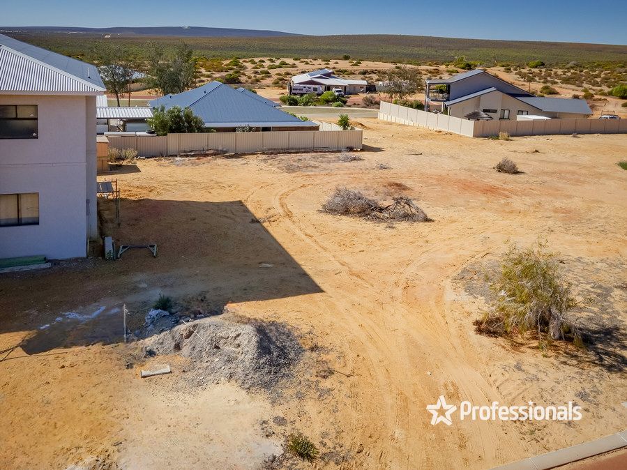 67 Flora Boulevard, Kalbarri WA 6536, Image 2