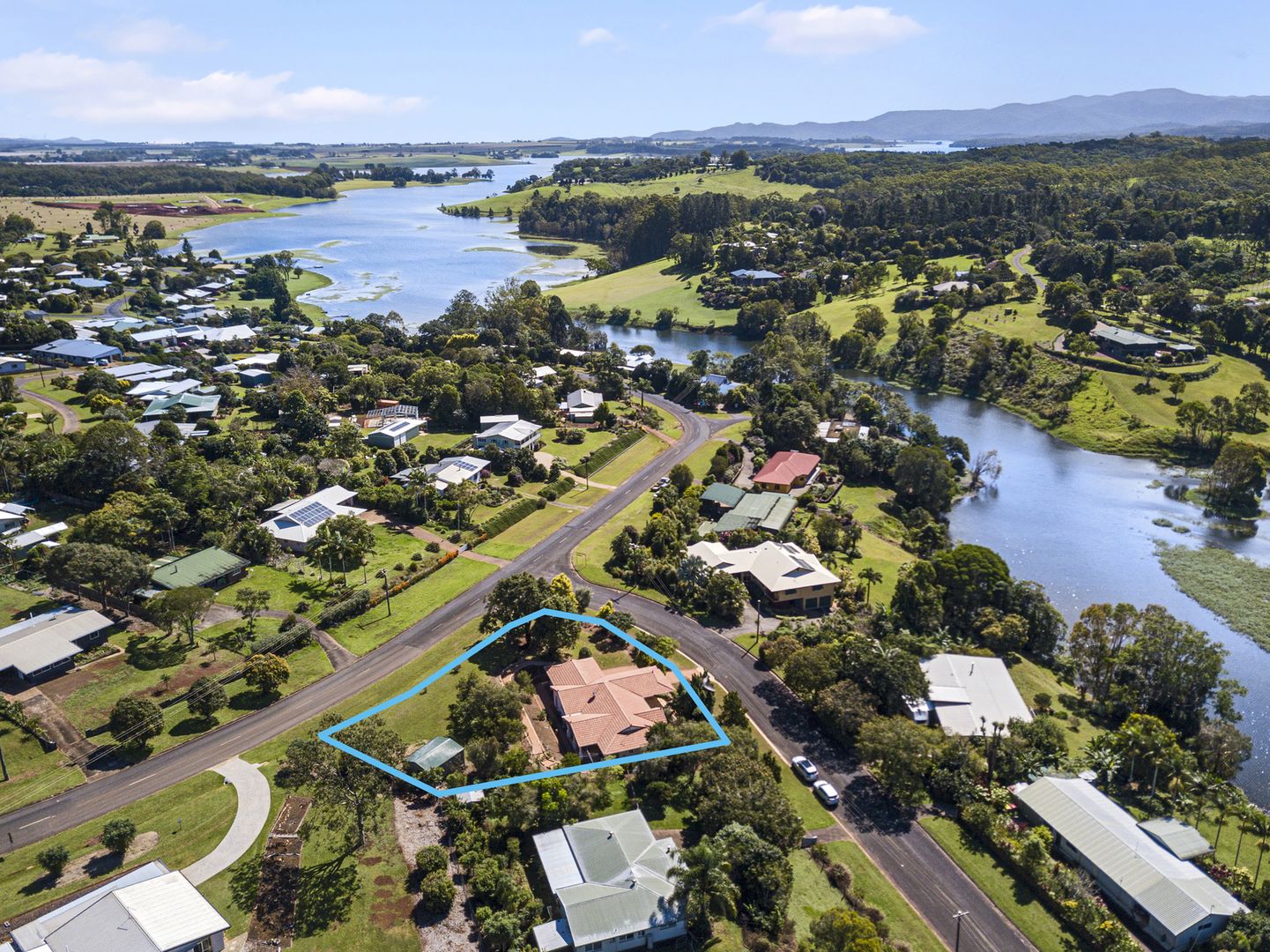 2 Wattle Close, Yungaburra QLD 4884, Image 1