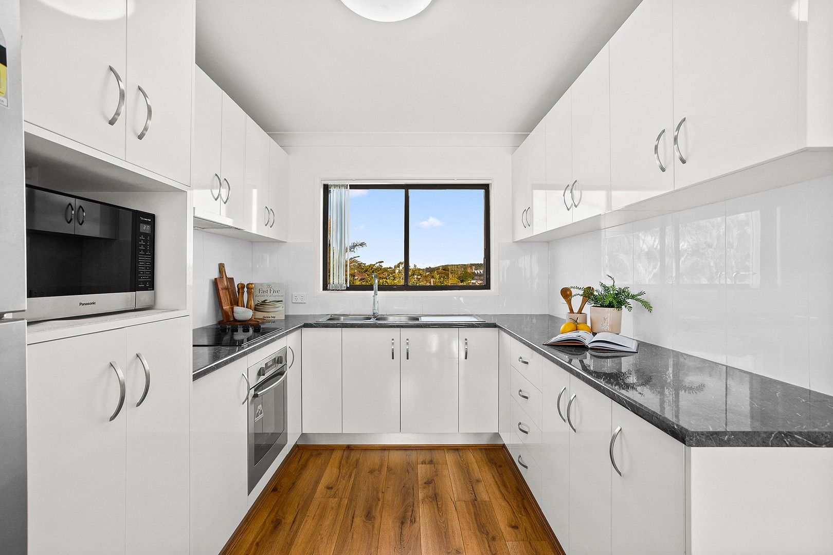 4 bedrooms House in 7 Burgess Avenue FIGTREE NSW, 2525