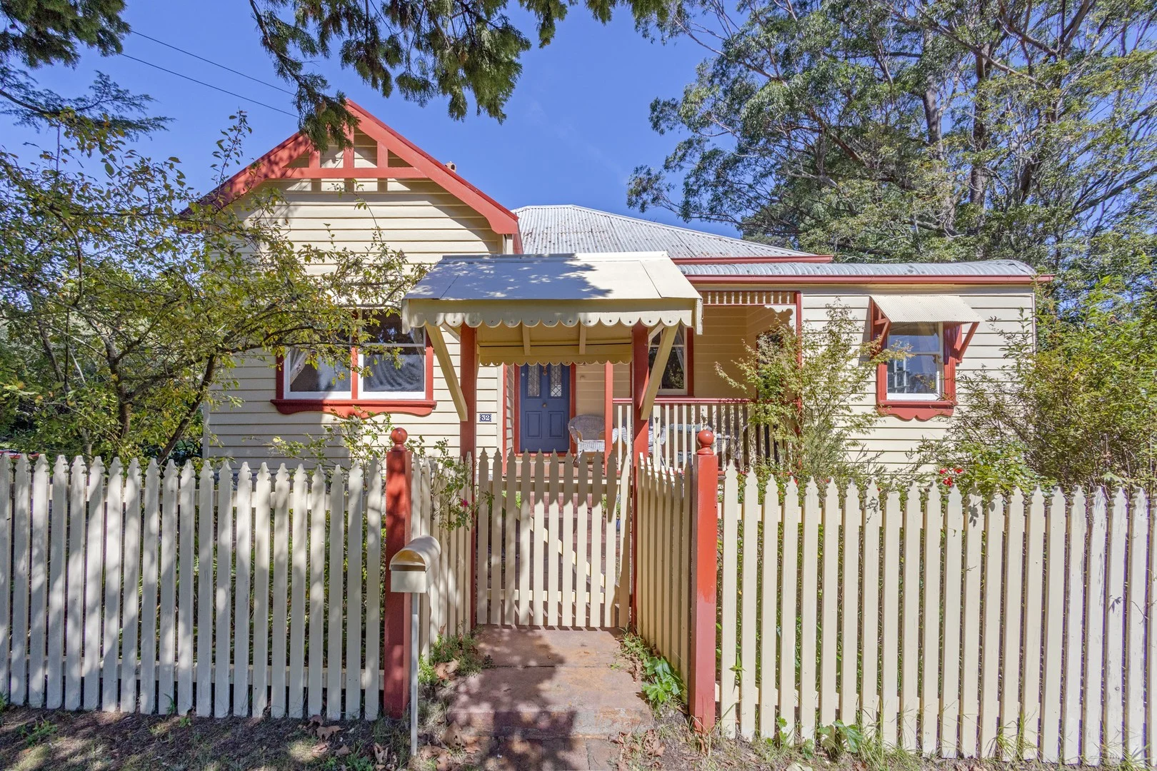 32 Backhouse Street, Wentworth Falls NSW 2782