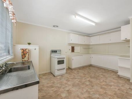 218 Cambridge Road, Warrane TAS 7018, Image 2