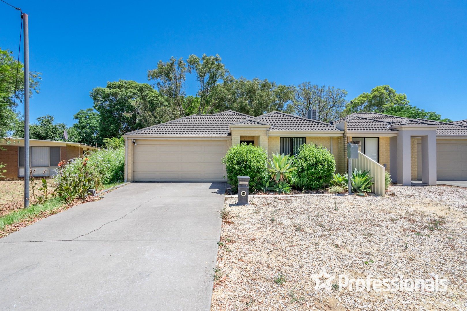 3 bedrooms House in 14A Locksley Avenue ARMADALE WA, 6112