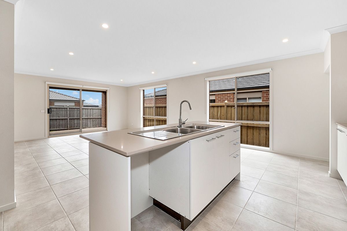 42 Bowler Avenue, Clyde VIC 3978 House For Rent 560 Domain