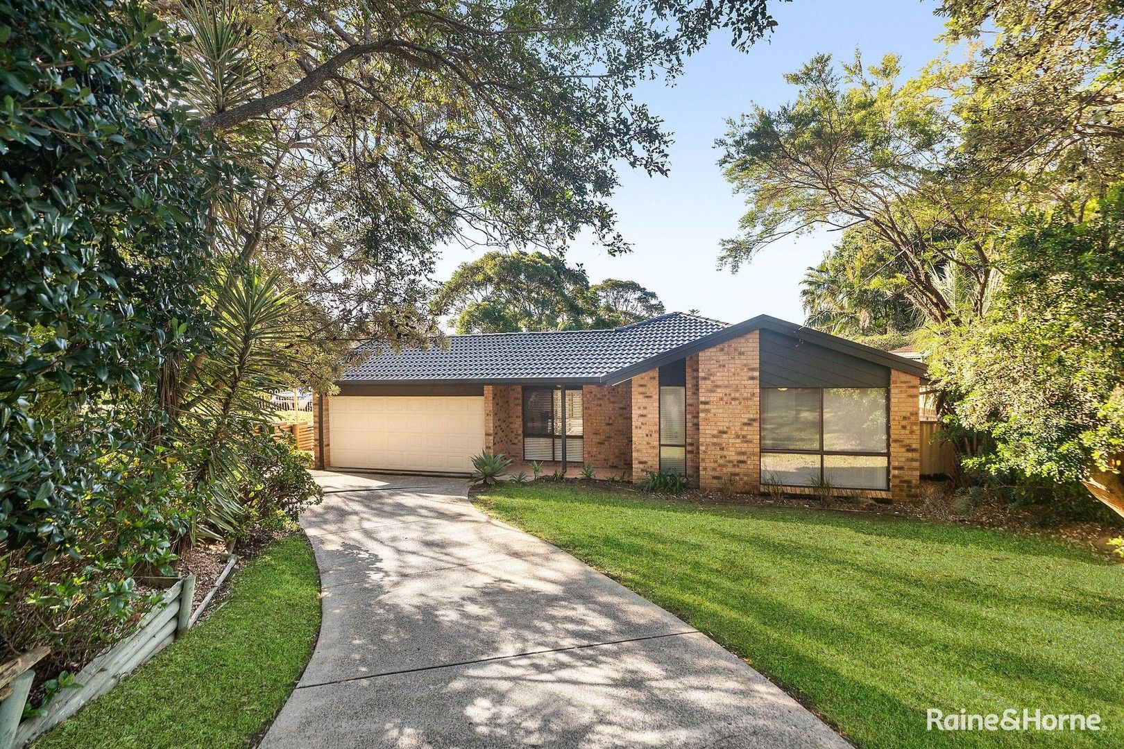 4 bedrooms House in 170 Eastern Road KILLARNEY VALE NSW, 2261