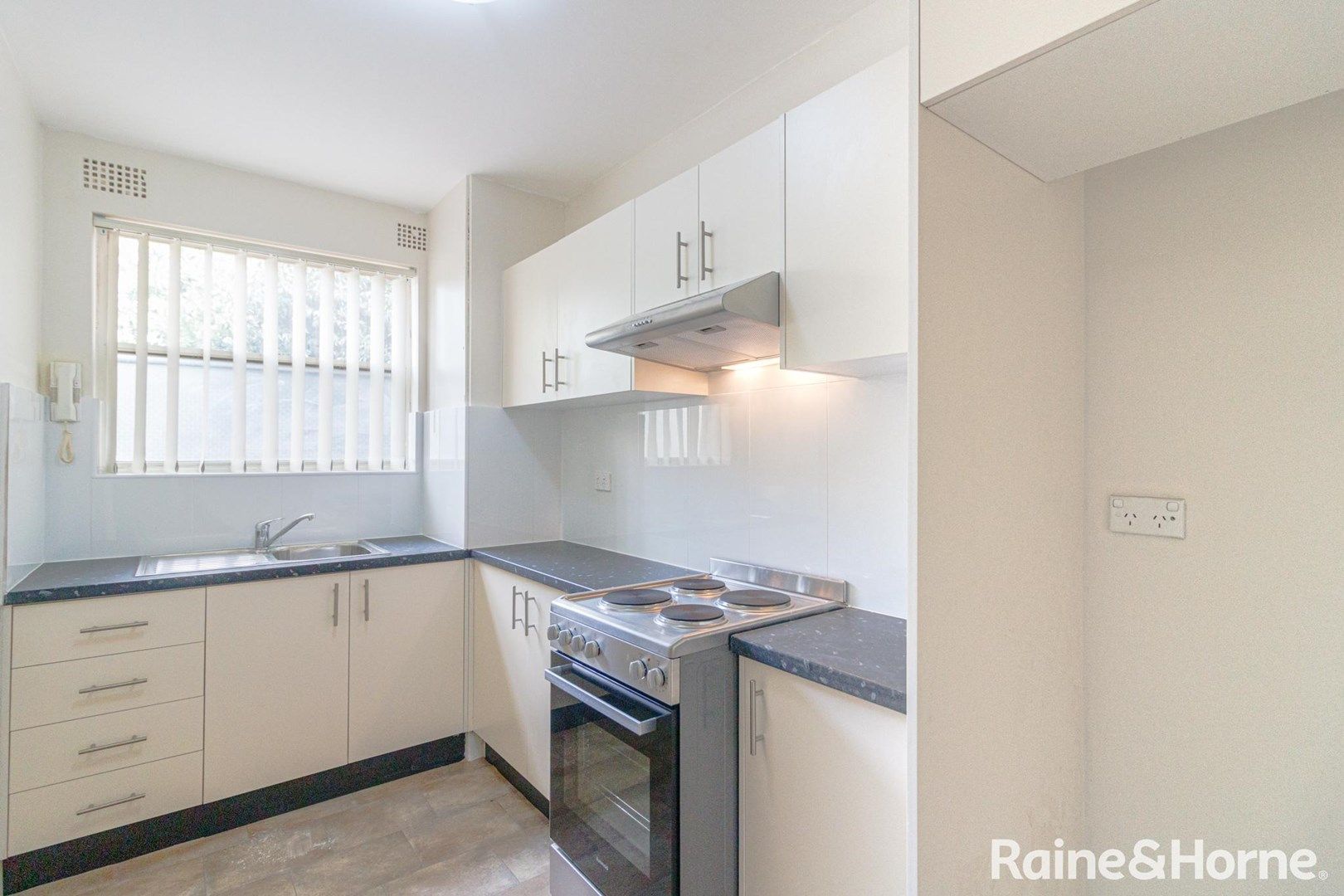 1 bedrooms Apartment / Unit / Flat in 3/34 Alice Street HARRIS PARK NSW, 2150
