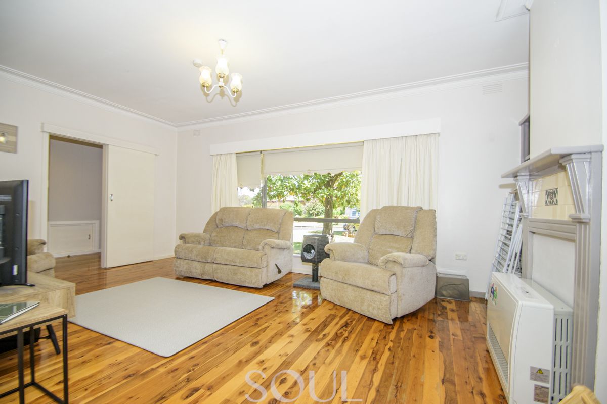 15 Gibbs Street, Griffith NSW 2680, Image 2