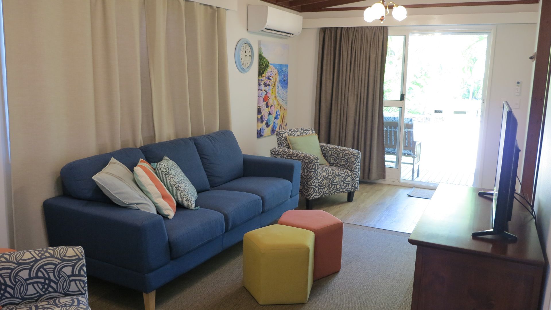 2/7-9 Rheuben Terrace, Arcadia QLD 4819, Image 2