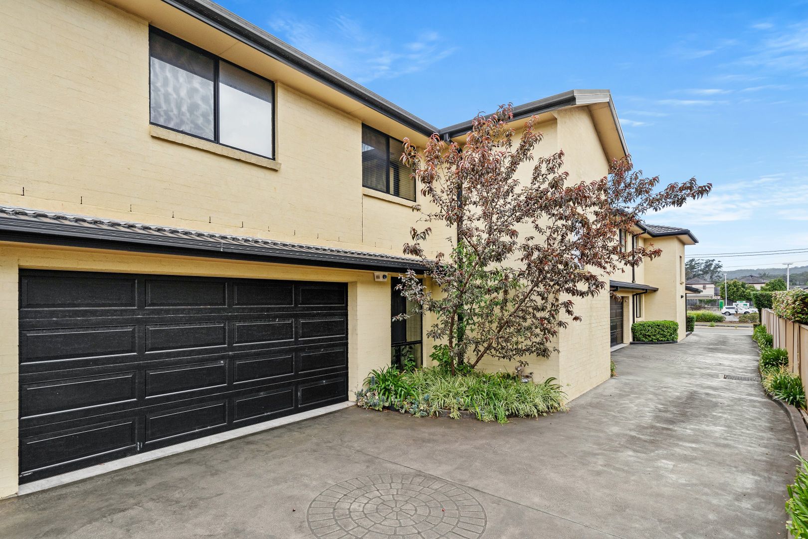 2/490 Pacific Highway, Wyoming Property History & Address Research