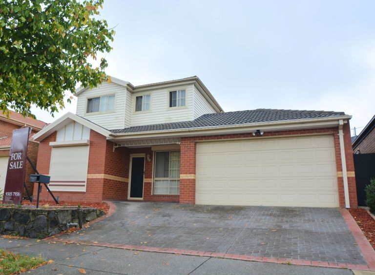 4 bedrooms House in 17 Burrora Way CRAIGIEBURN VIC, 3064