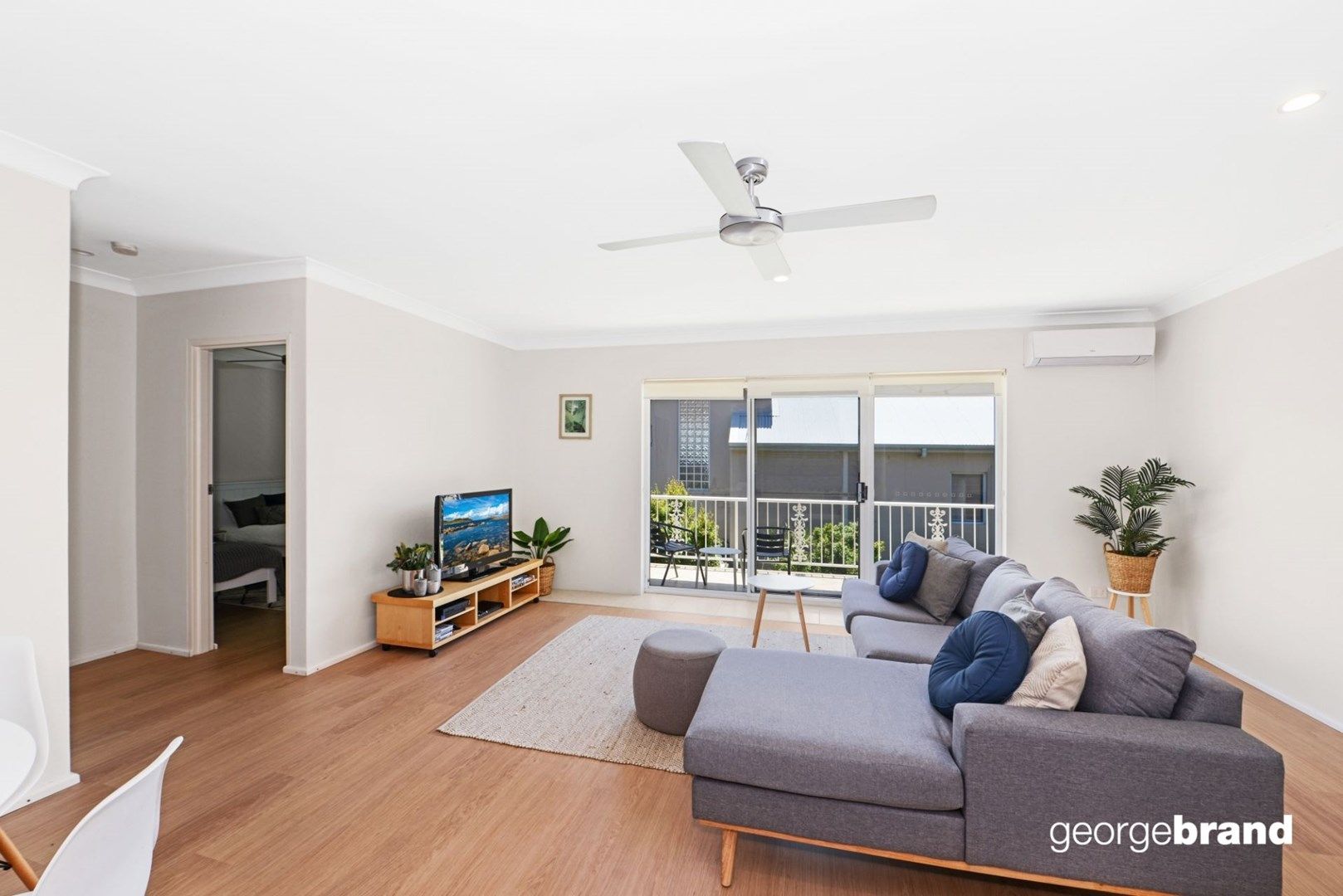 2 bedrooms Apartment / Unit / Flat in 4/96 Avoca Drive AVOCA BEACH NSW, 2251
