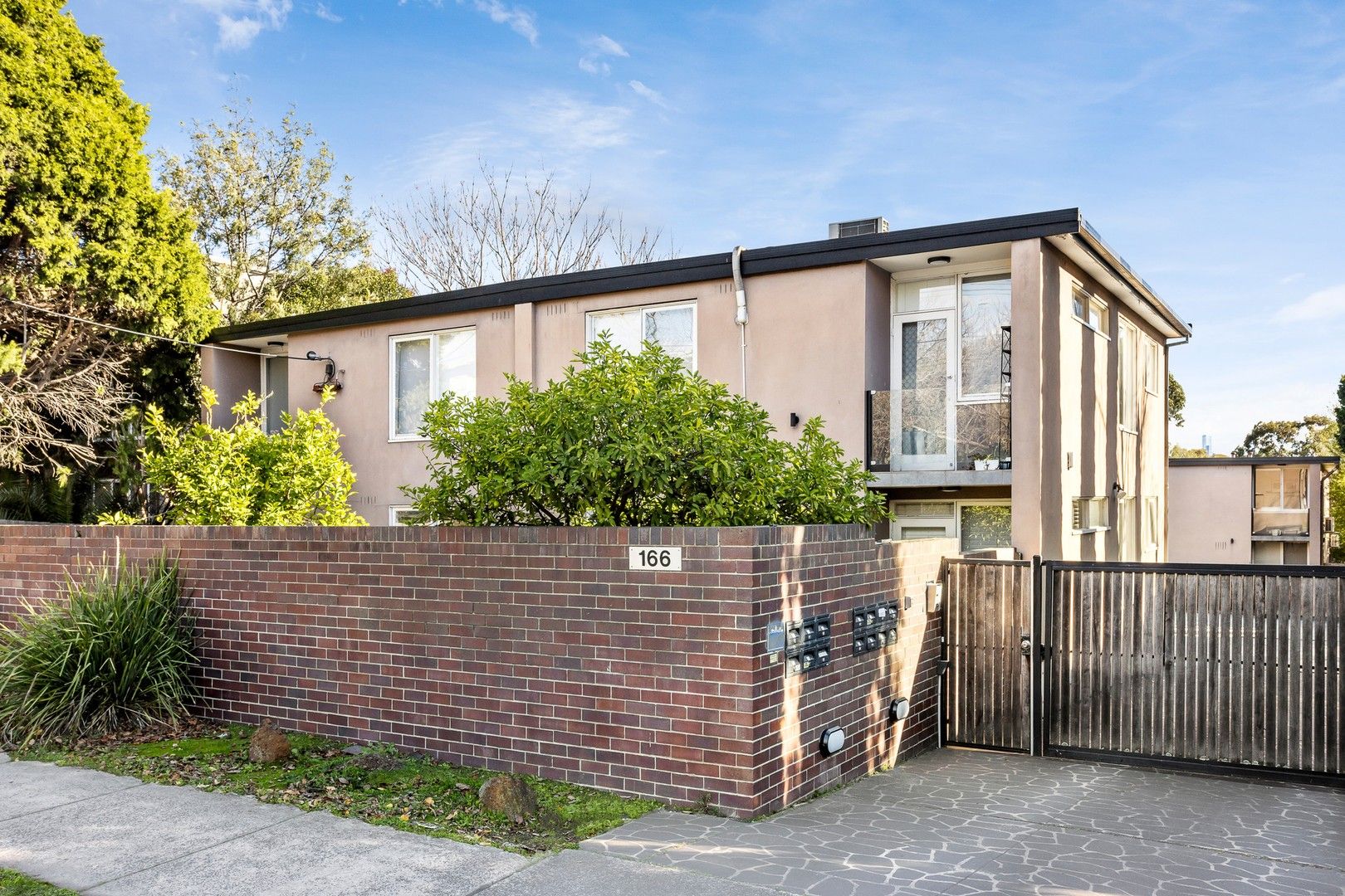 2 bedrooms Apartment / Unit / Flat in 8/166 Power Street HAWTHORN VIC, 3122