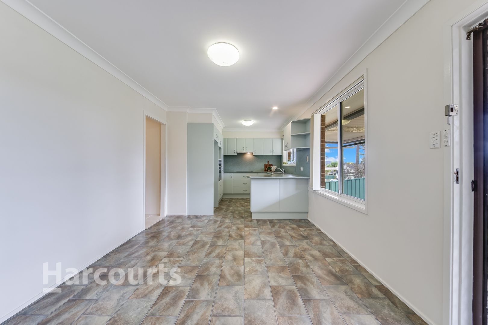 1 Aminya Crescent, Bradbury NSW 2560, Image 2