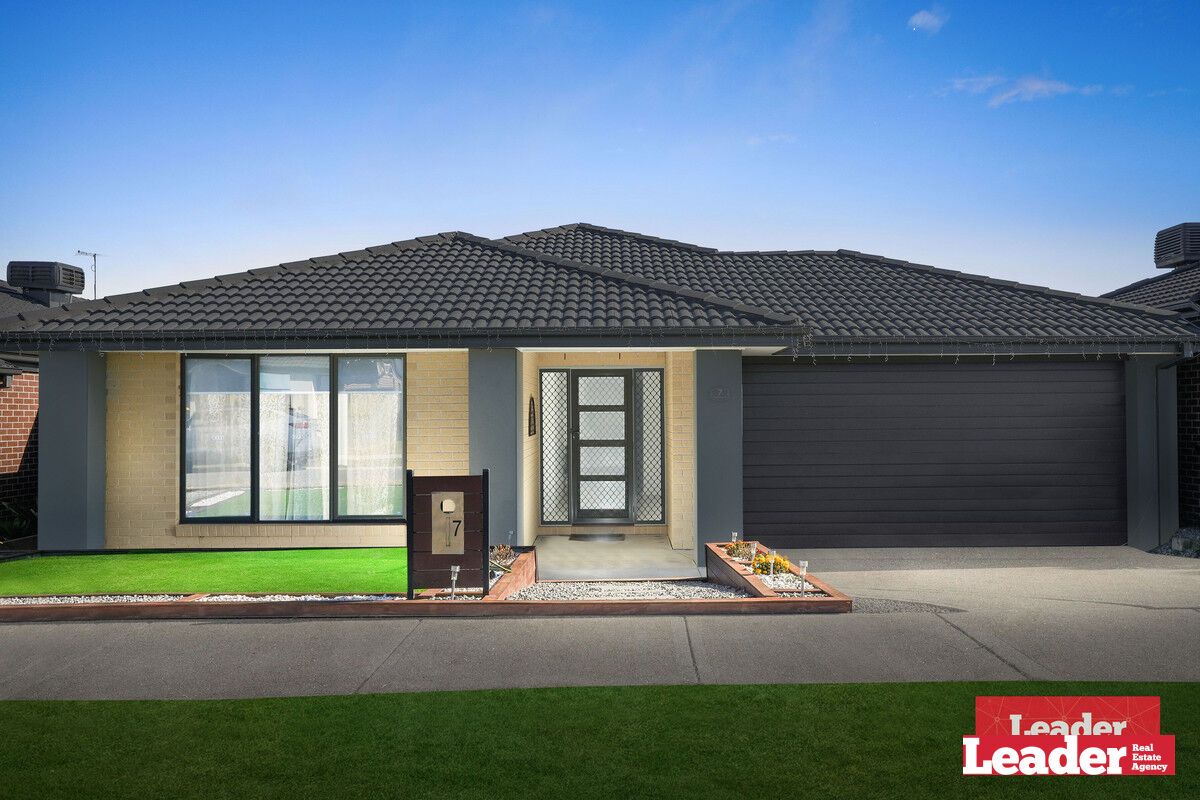 4 bedrooms House in 7 Whispering Circuit KILMORE VIC, 3764