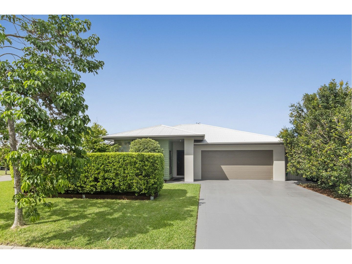 4 bedrooms House in 11 Nikao Street BURDELL QLD, 4818