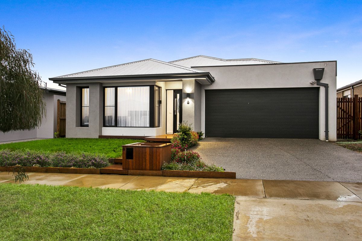 8 Restful Way, Armstrong Creek VIC 3217