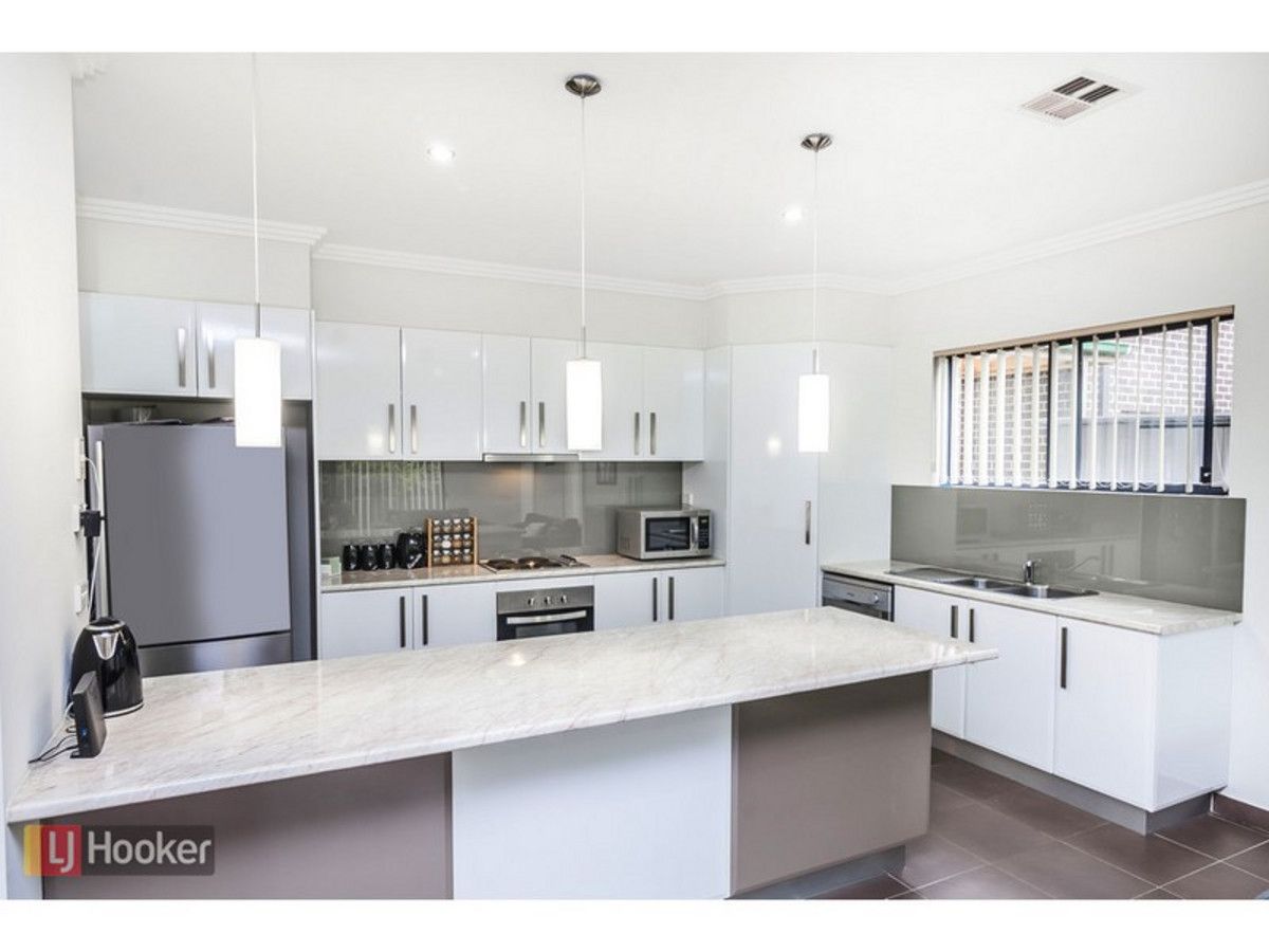 6/5 Korab Place, Roxburgh Park VIC 3064, Image 2