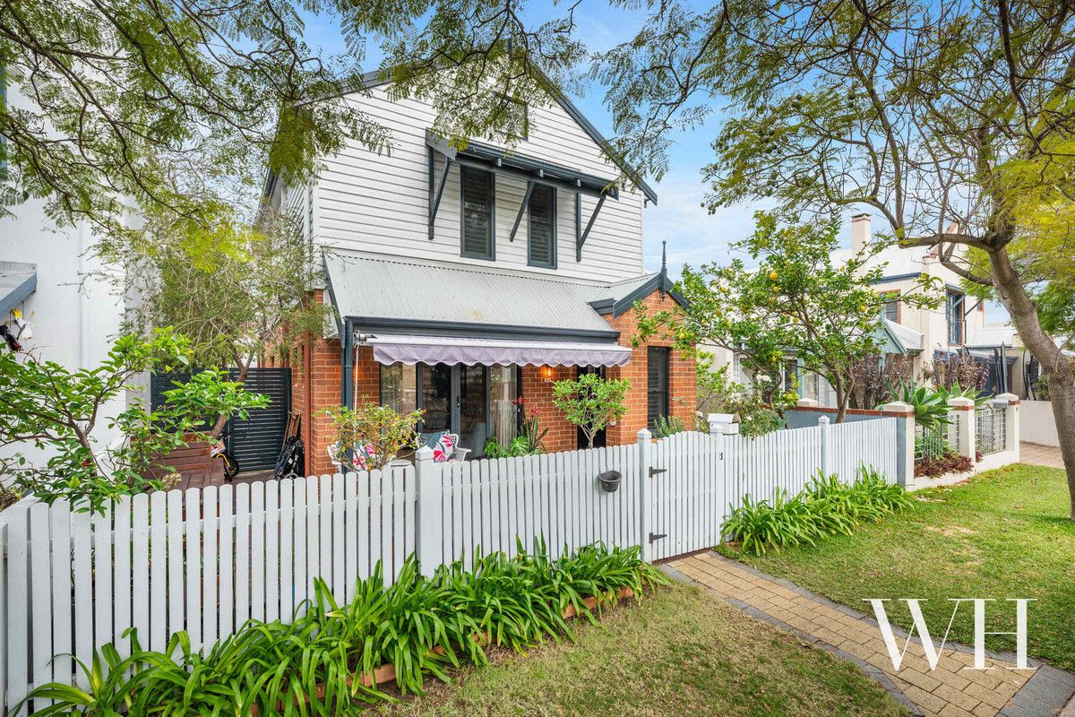 4 bedrooms House in 21 Wardie Street SOUTH FREMANTLE WA, 6162