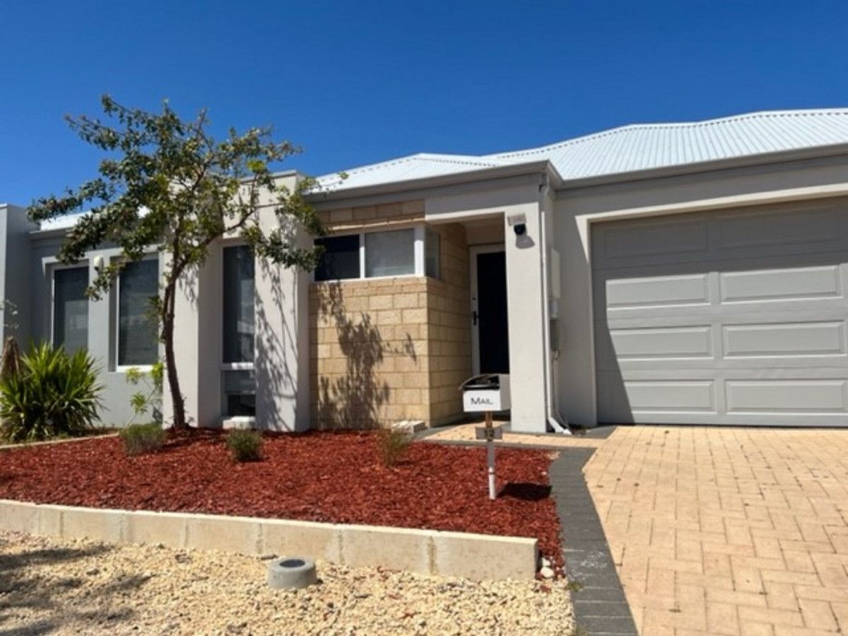 4 bedrooms House in 12 Everlasting Road YANCHEP WA, 6035