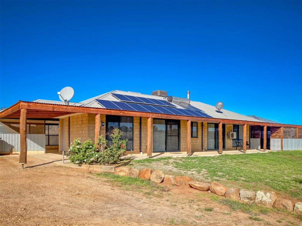 4 bedrooms House in 42 Stone Street NORTHAMPTON WA, 6535