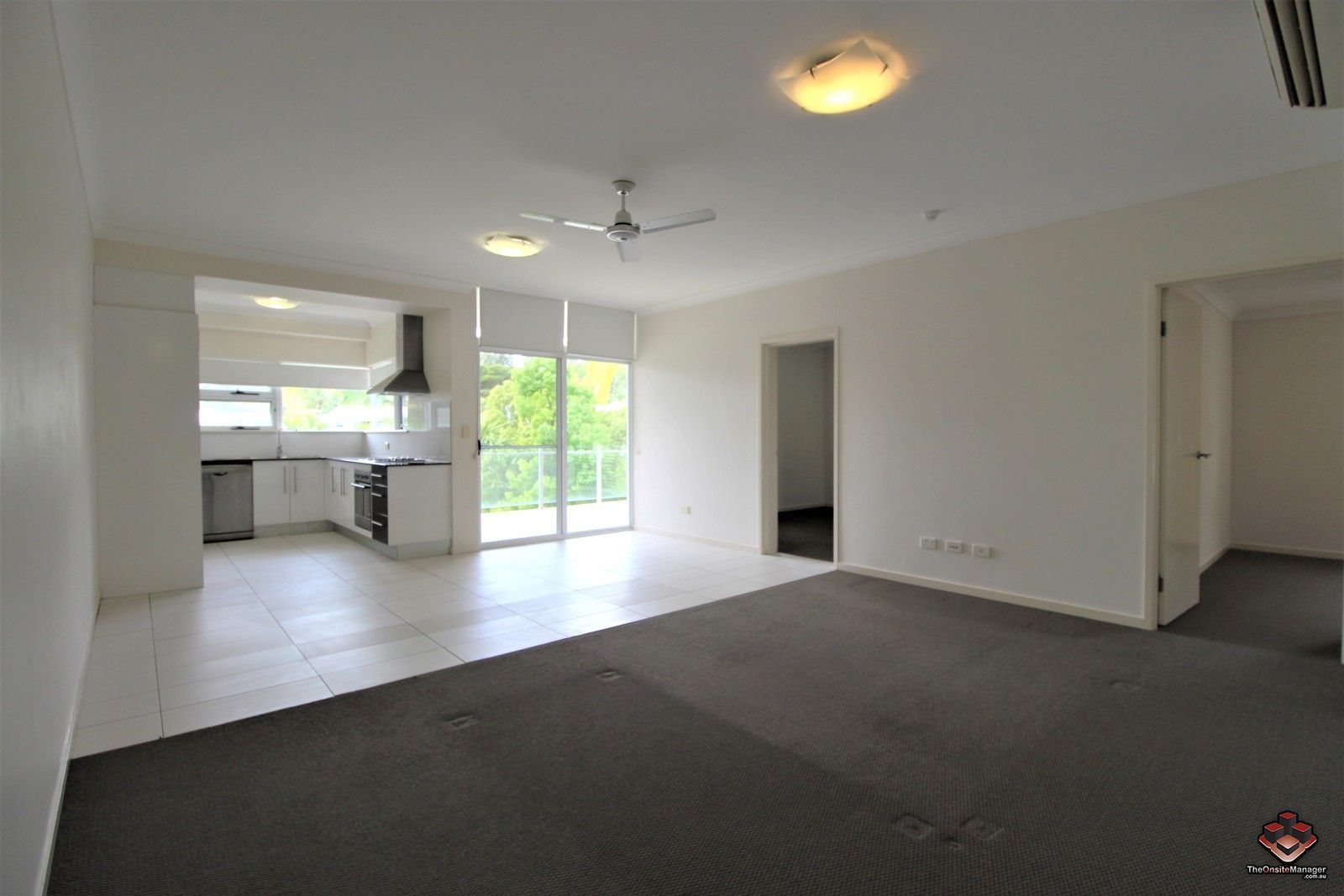 ID21112781/65 Manooka Drive, Cannonvale QLD 4802 Apartment For Rent