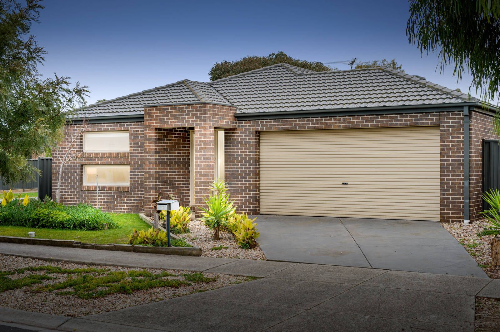 19 Brockwell Crescent, Manor Lakes VIC 3024, Image 1