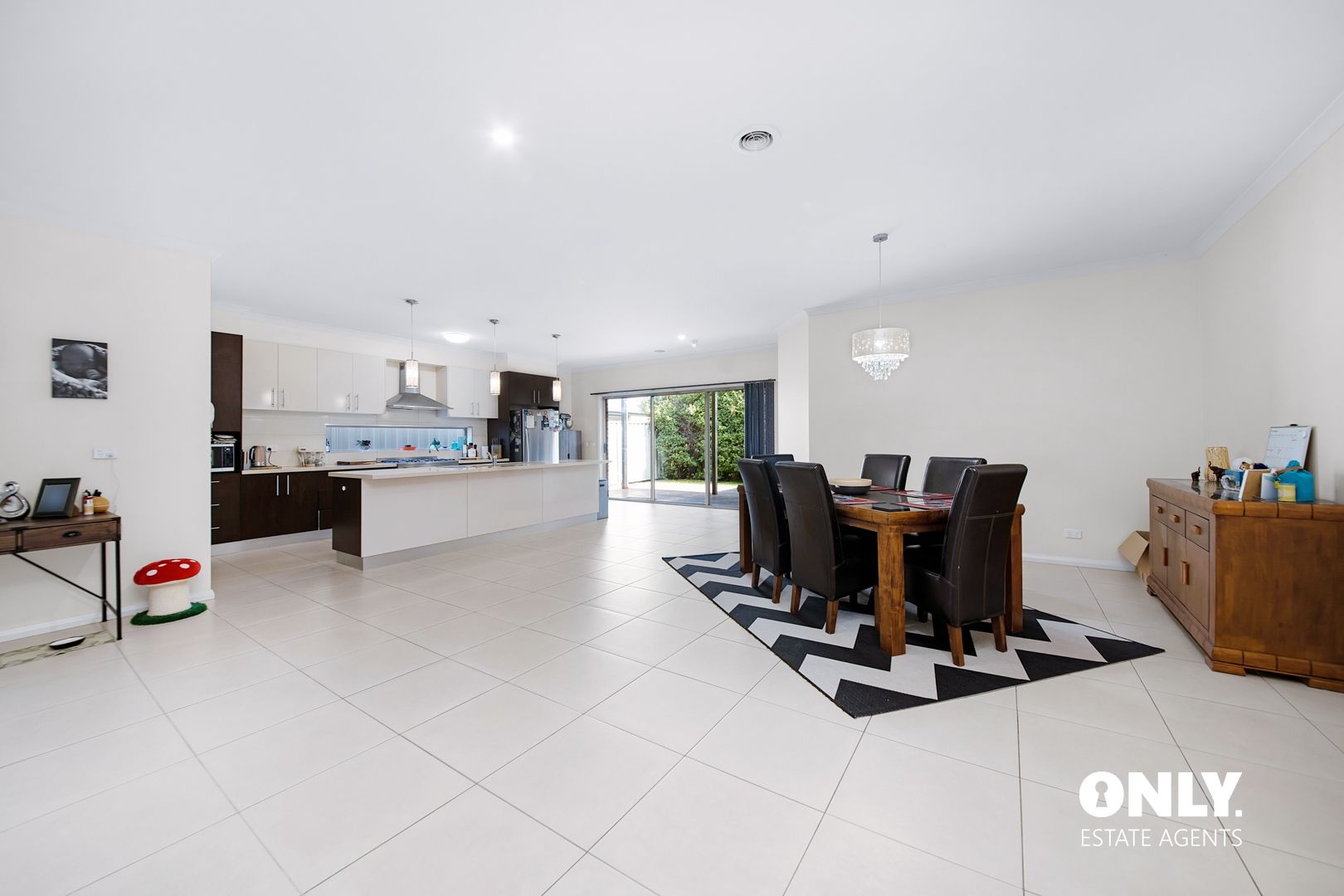 21 Northumbria Street, Cranbourne East VIC 3977, Image 2