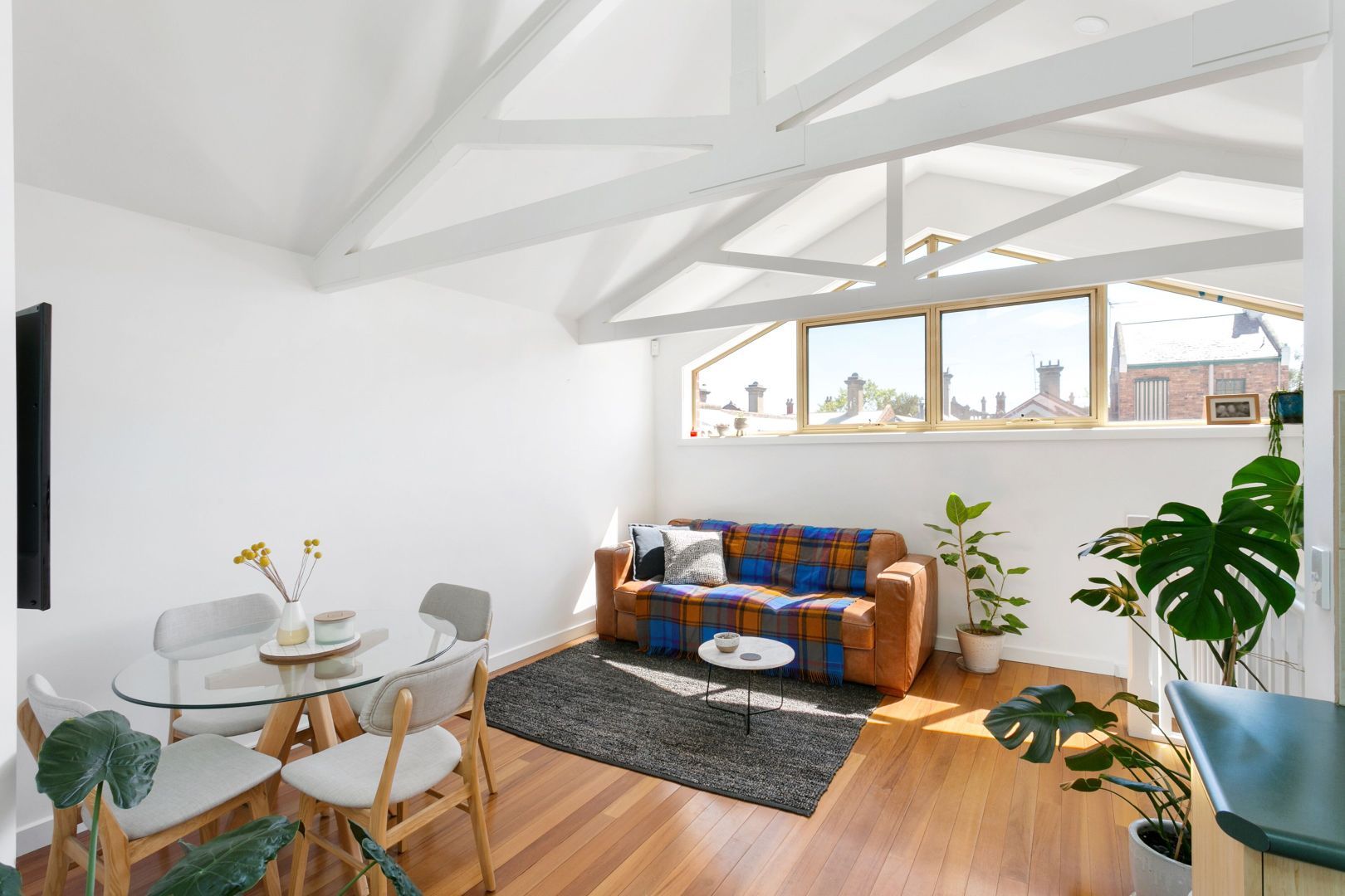 1 bedrooms House in 9 Keeley Lane PRINCES HILL VIC, 3054